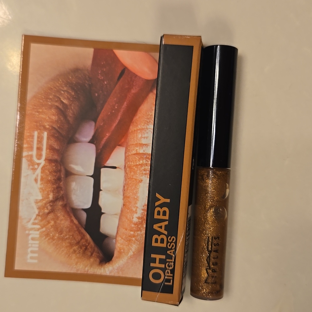 MAC Oh Baby Lipglass